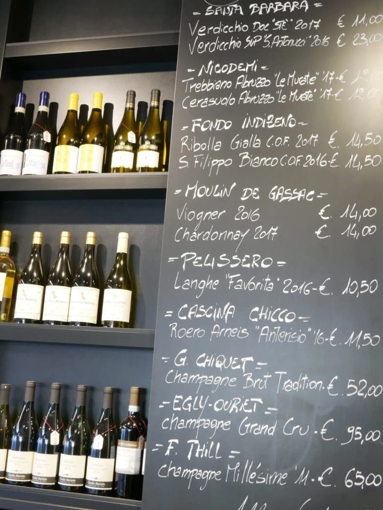 La parete dei vini
